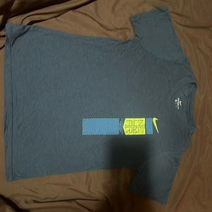 Nike short Sleeve Shirt Size Large